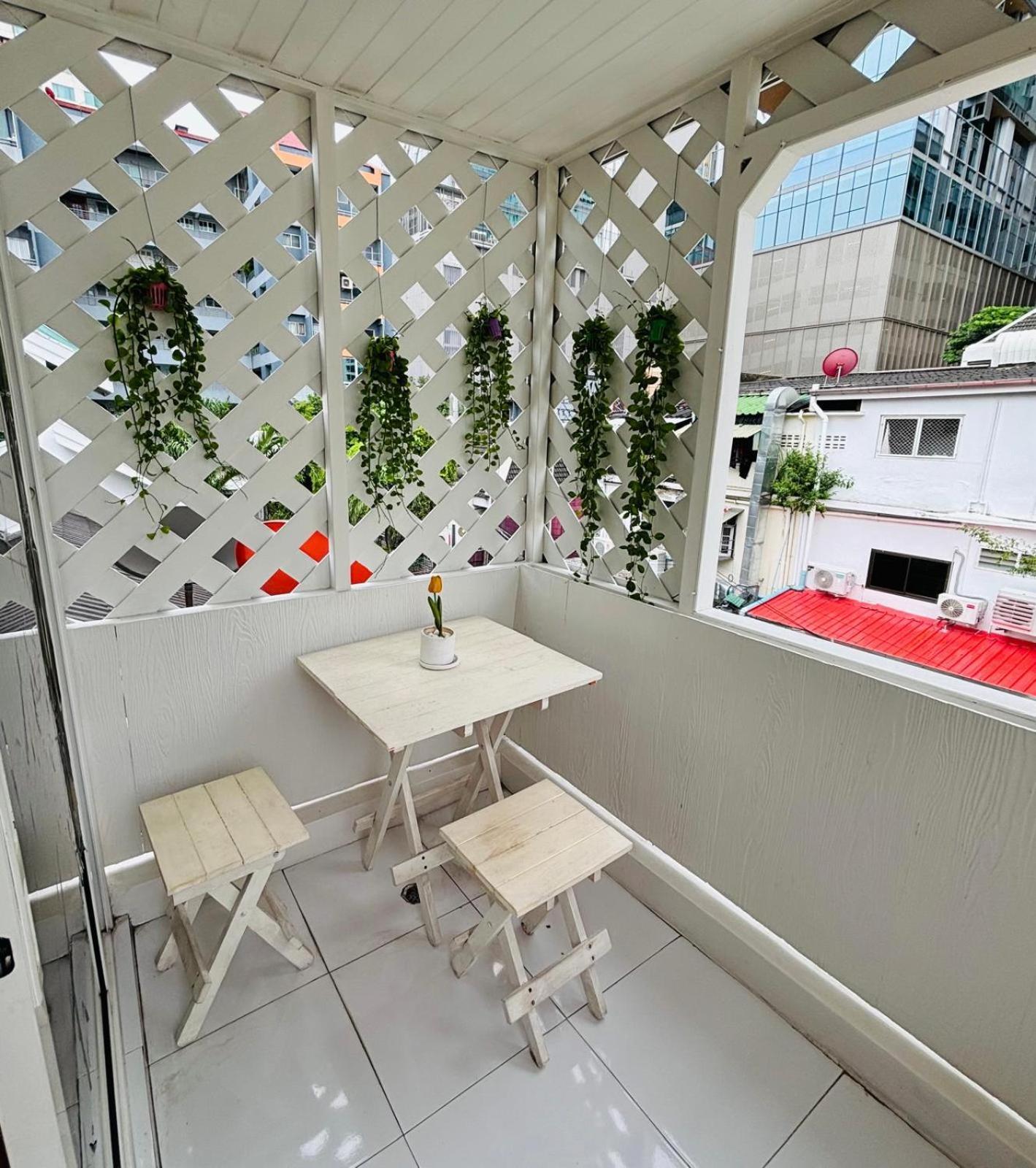 Reehouse@Soi Cowboy/Asoke Bts Hotel Банкок Екстериор снимка