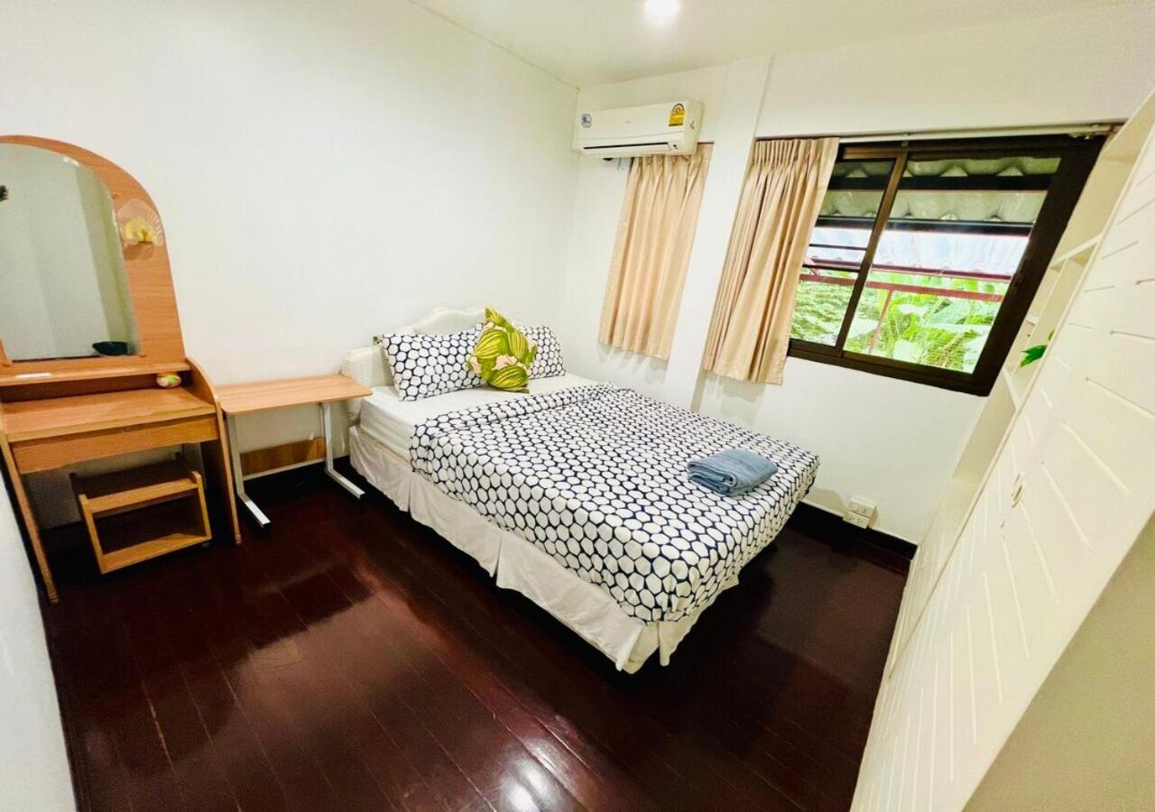 Reehouse@Soi Cowboy/Asoke Bts Hotel Банкок Екстериор снимка