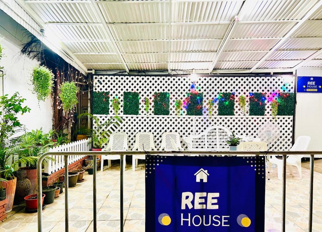 Reehouse@Soi Cowboy/Asoke Bts Hotel Банкок Екстериор снимка